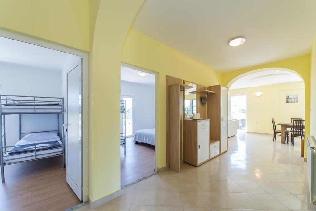 Crowonder Sun&Fun Holiday House With Large Swimming Pool, Playroom And Garden Bibinje Esterno foto