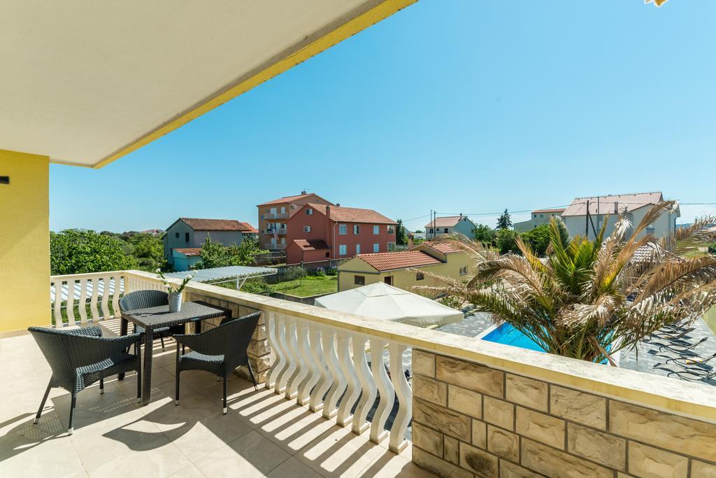 Crowonder Sun&Fun Holiday House With Large Swimming Pool, Playroom And Garden Bibinje Esterno foto