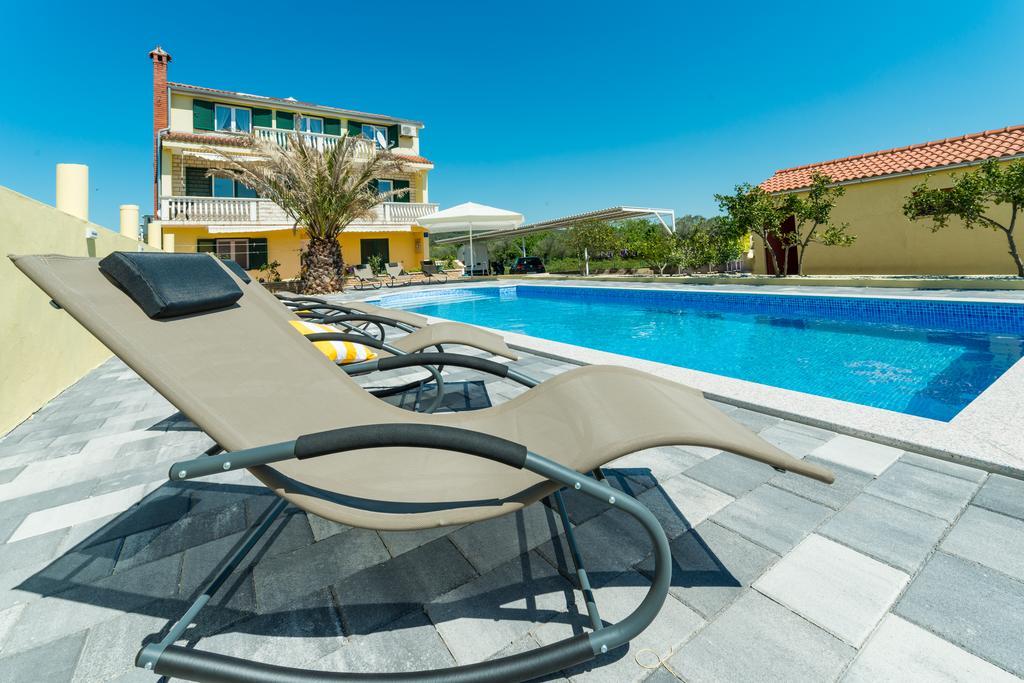 Crowonder Sun&Fun Holiday House With Large Swimming Pool, Playroom And Garden Bibinje Esterno foto